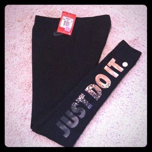NWT Nike Leggings sz xs